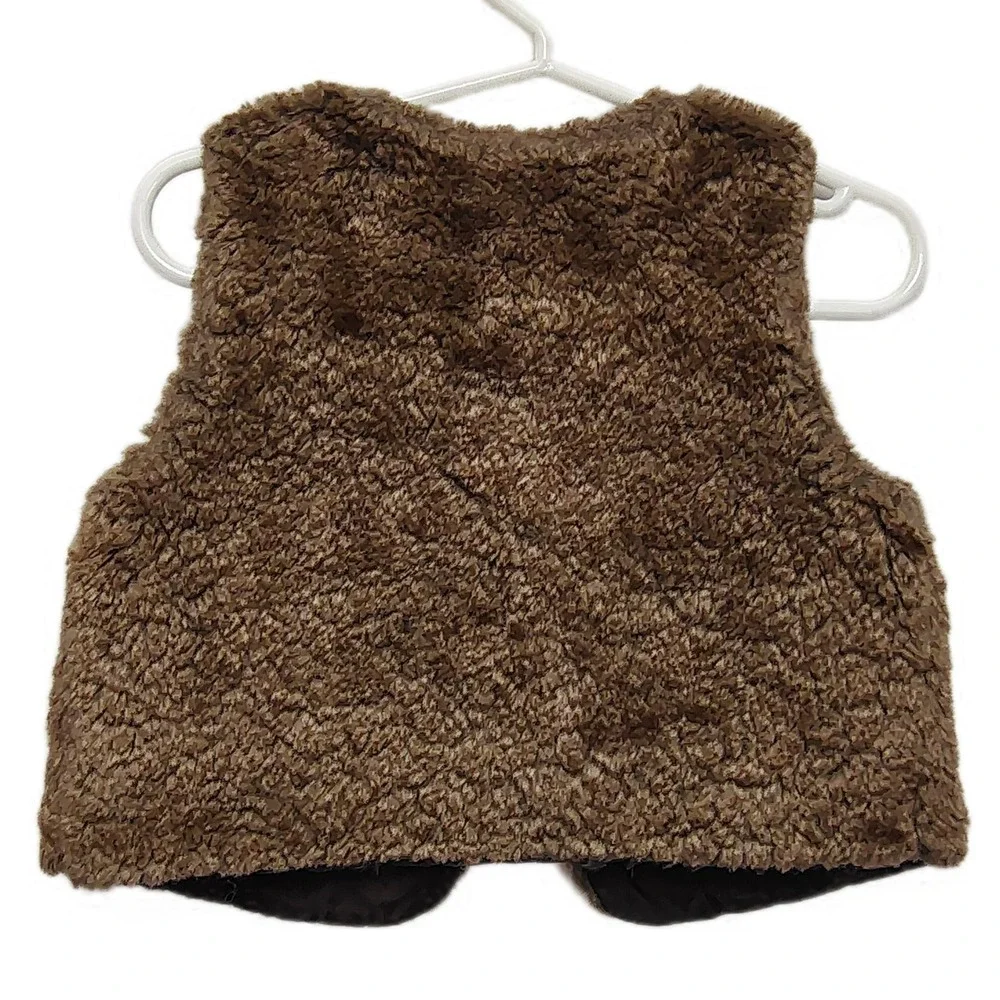 Old Navy Girls Faux Fur Vest Toddler 18-24 Months Brown Fuzzy - Cozy - Picture 2 of 6